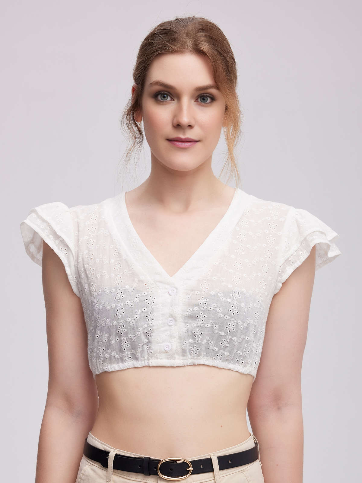 Dirndlbluse in Weiß – perfekt für einen frischen Sommerlook
