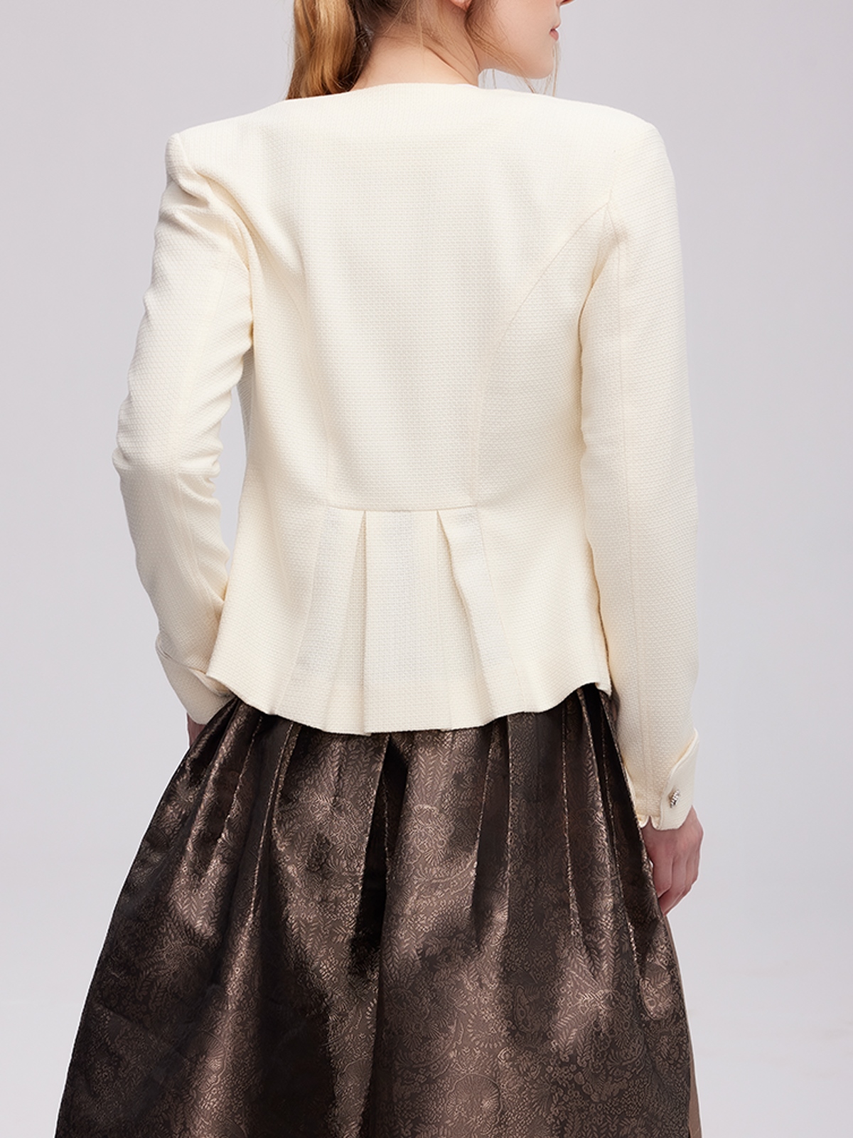 Moderne Dirndlbluse weiß langarm