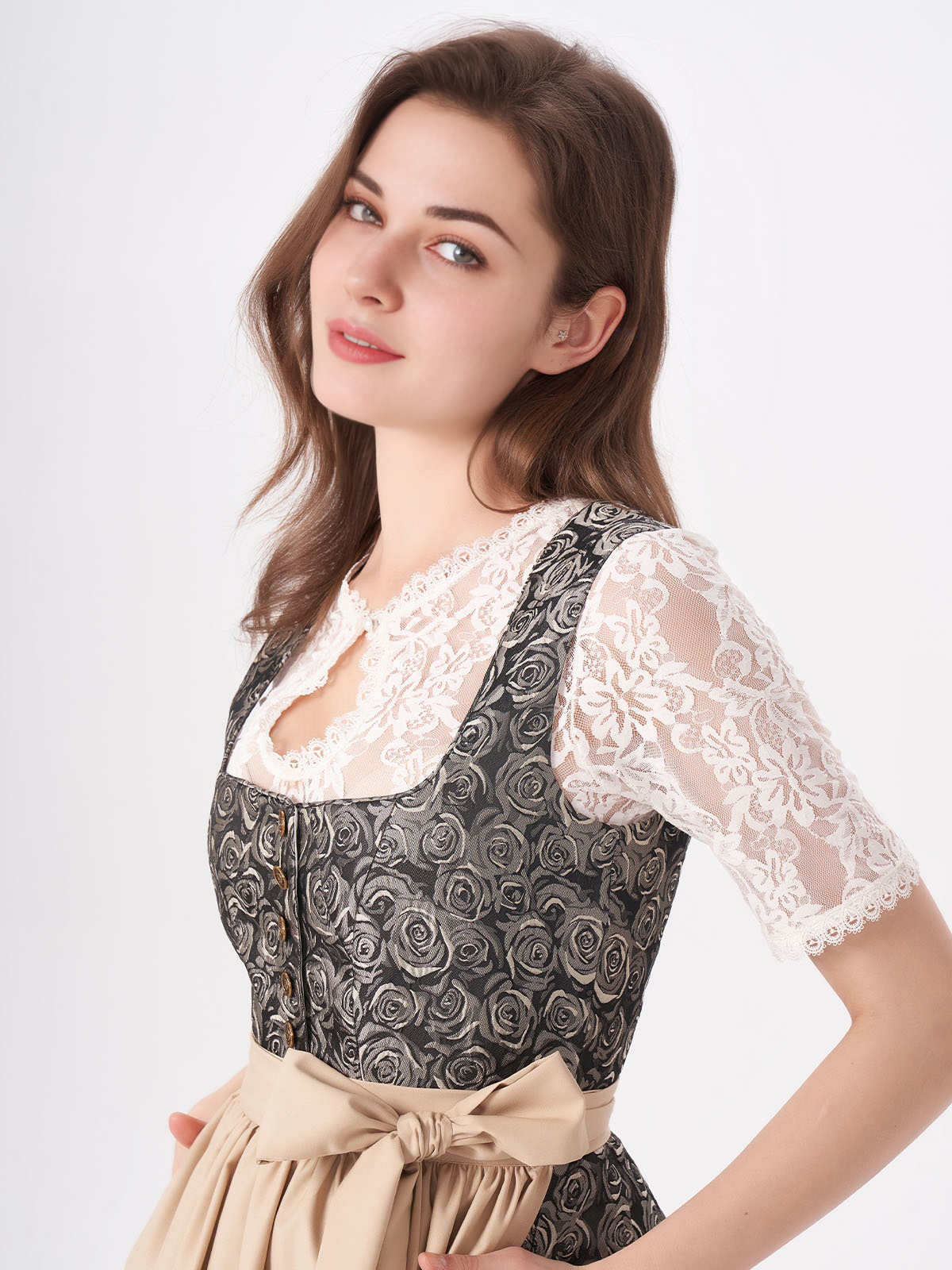 Modernes Dirndl in Gelb mit figurbetonter Silhouette