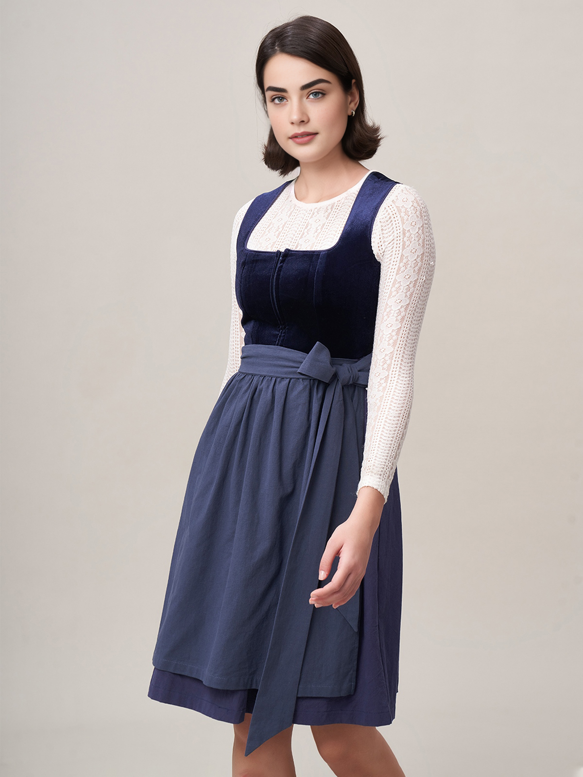 Dirndlbluse langarm hochgeschlossen in Blau