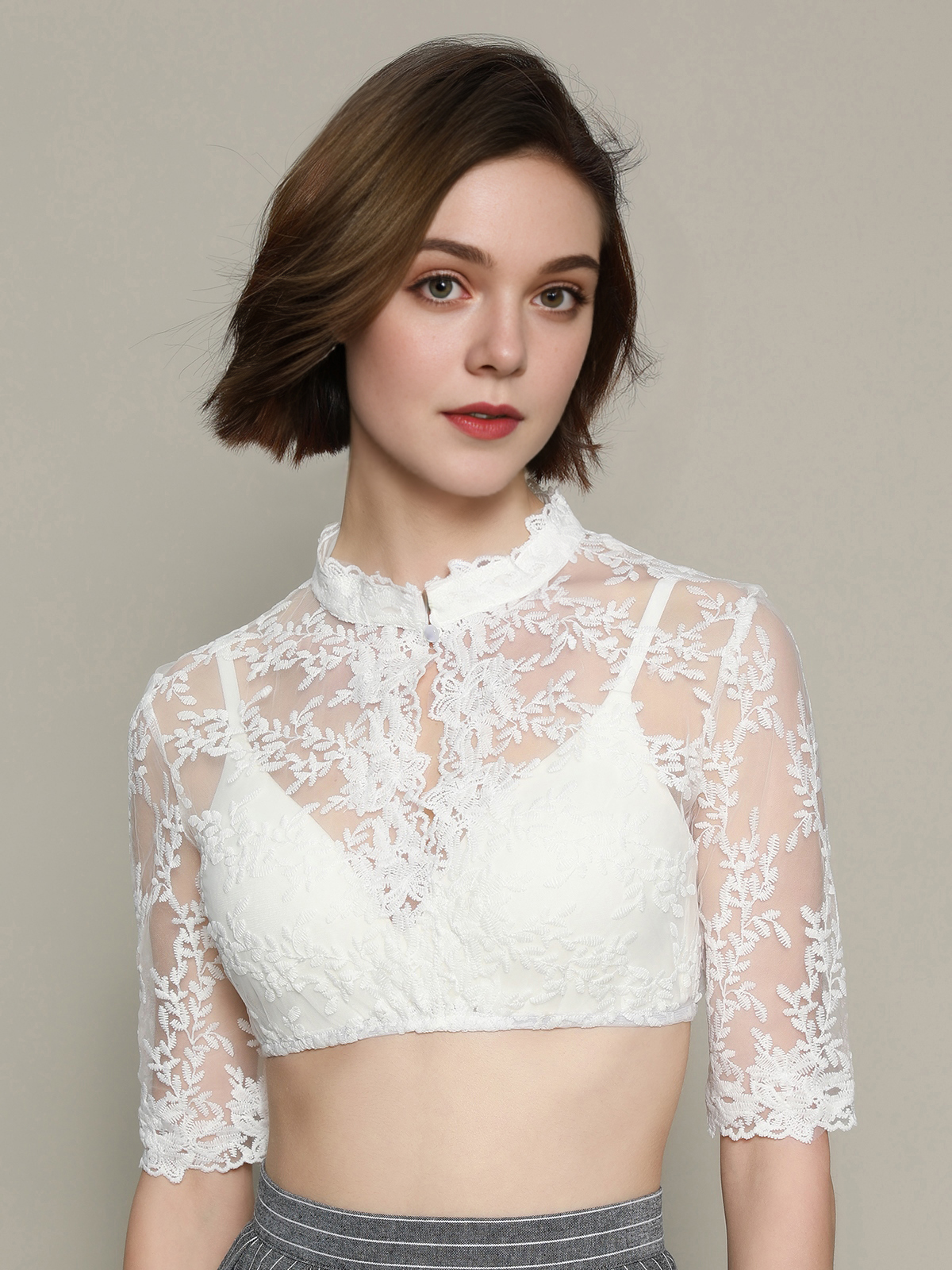 Dirndlbluse in Weiß – perfekt zum Stockerpoint Dirndl Grün