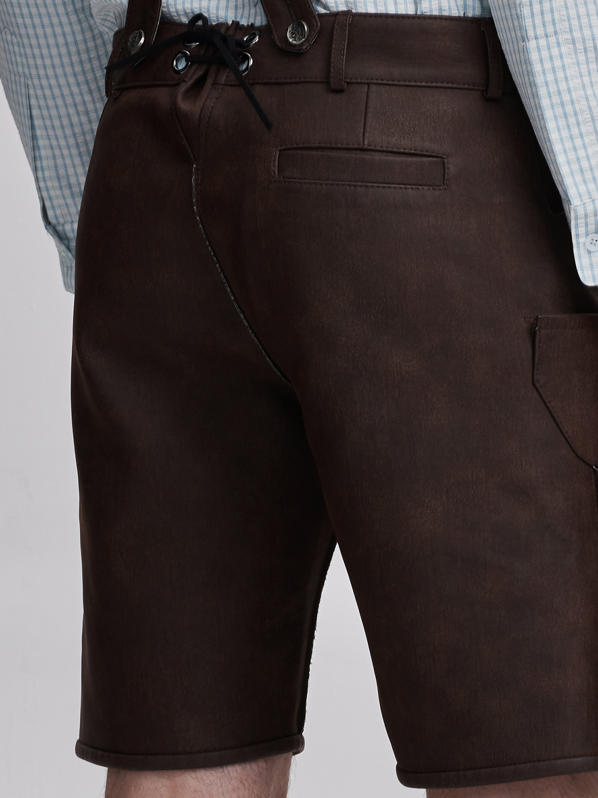 Dirndl mit Lederhose