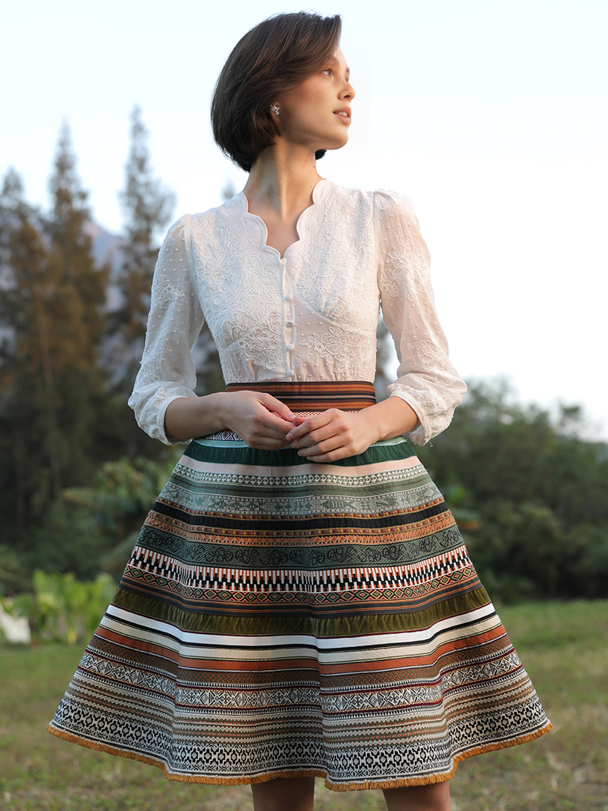 Dirndl Rot Midi – Tradition mit modernem Twist