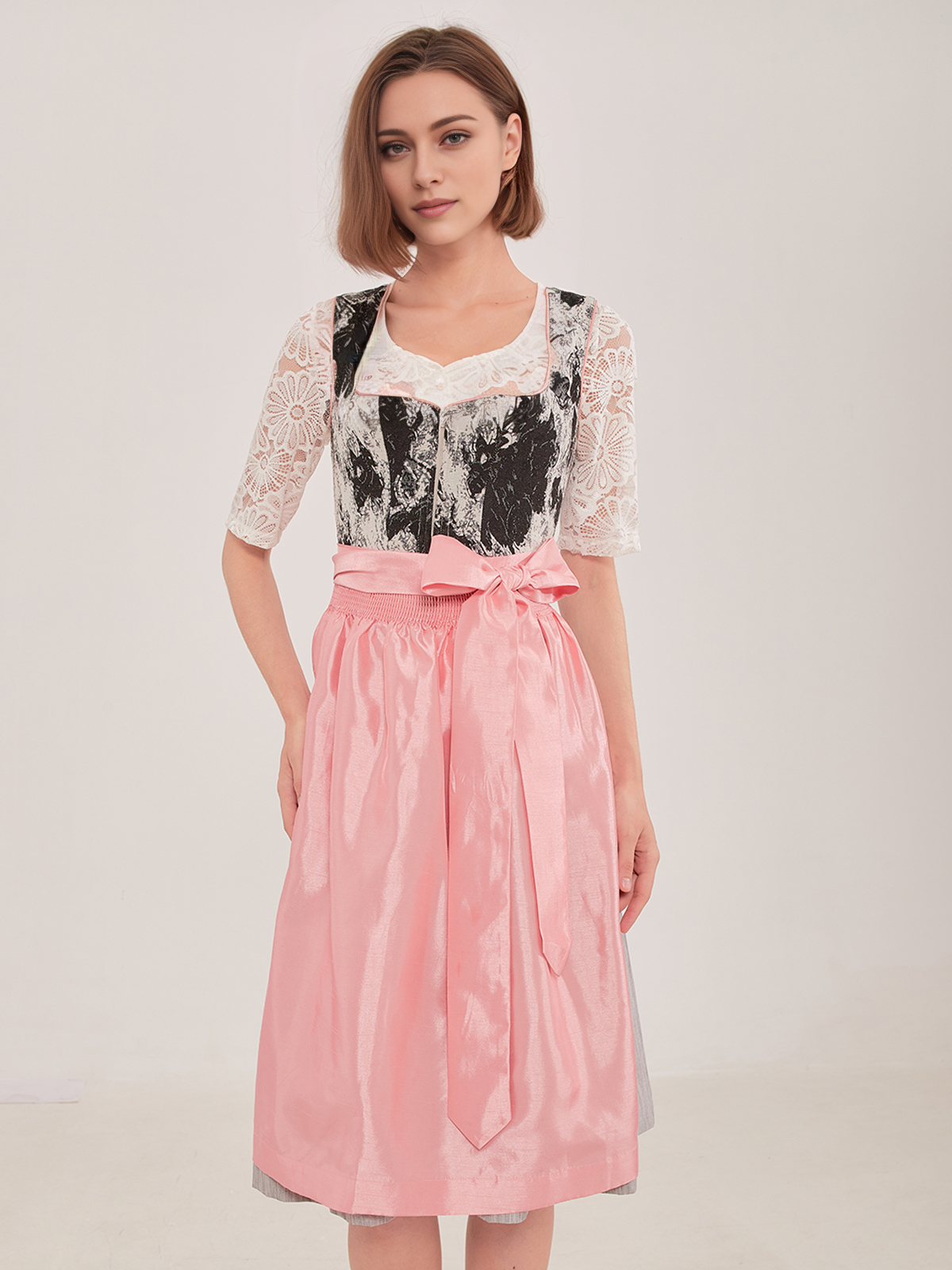 Dirndl in Moosgrün