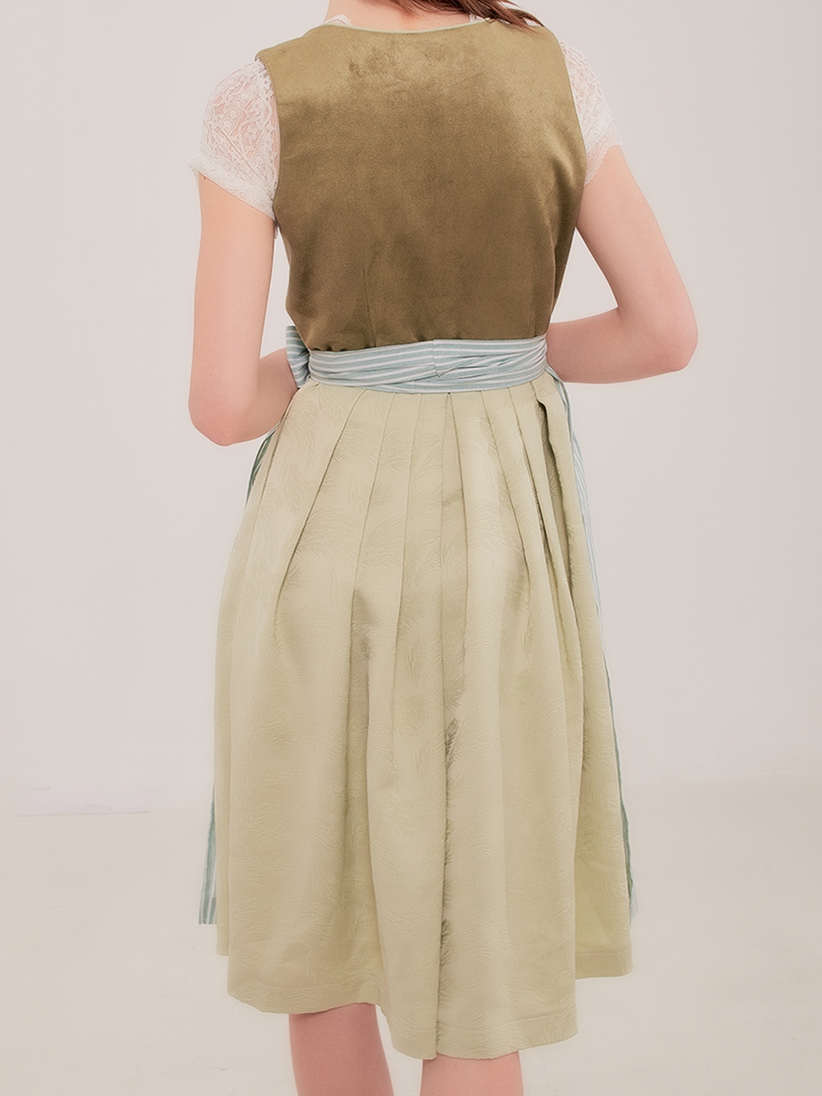 Traditionelles Amuseliebe Dirndl in Grün
