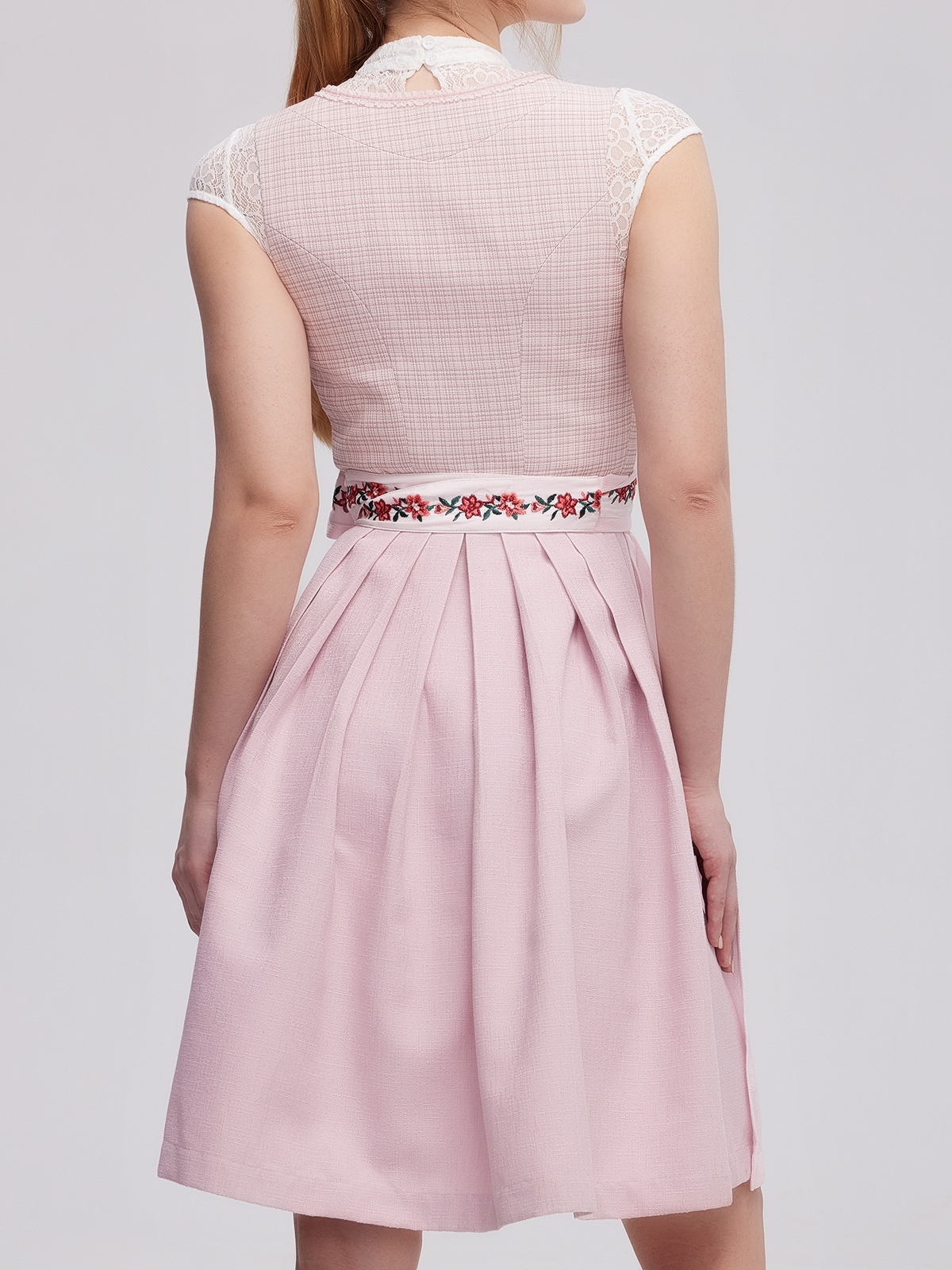 Elegantes rosa Dirndl mit Alpenglanz-Effekt