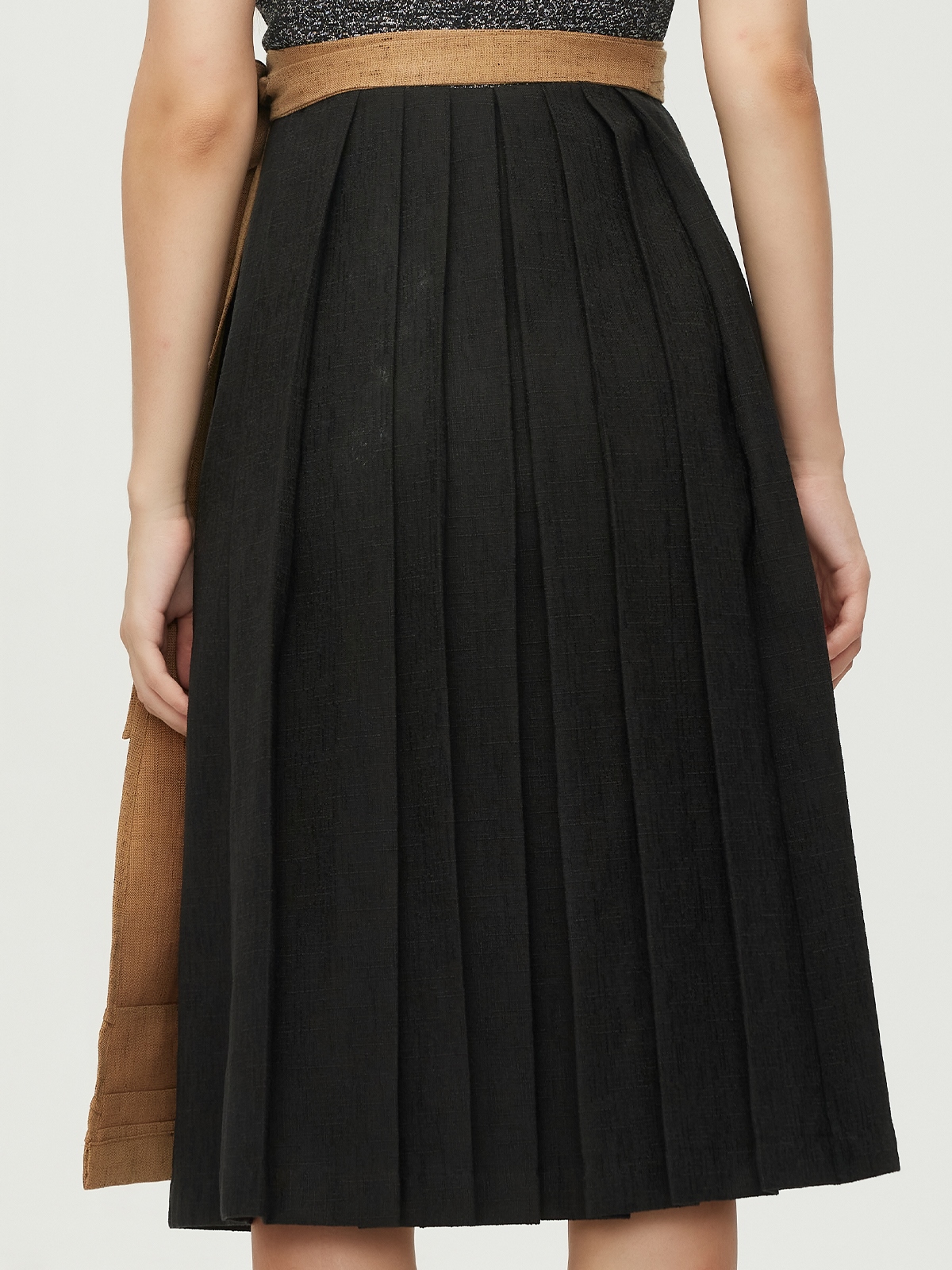 Dirndl in Schwarz – Eleganz und Tradition