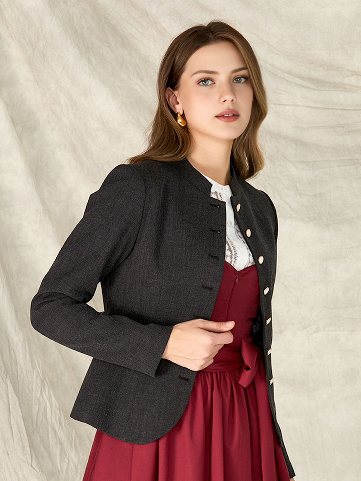 Dirndl in blauem Samt