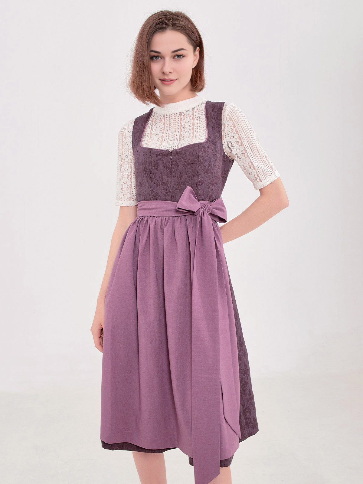 Schwarzer Dirndl in modernem Design
