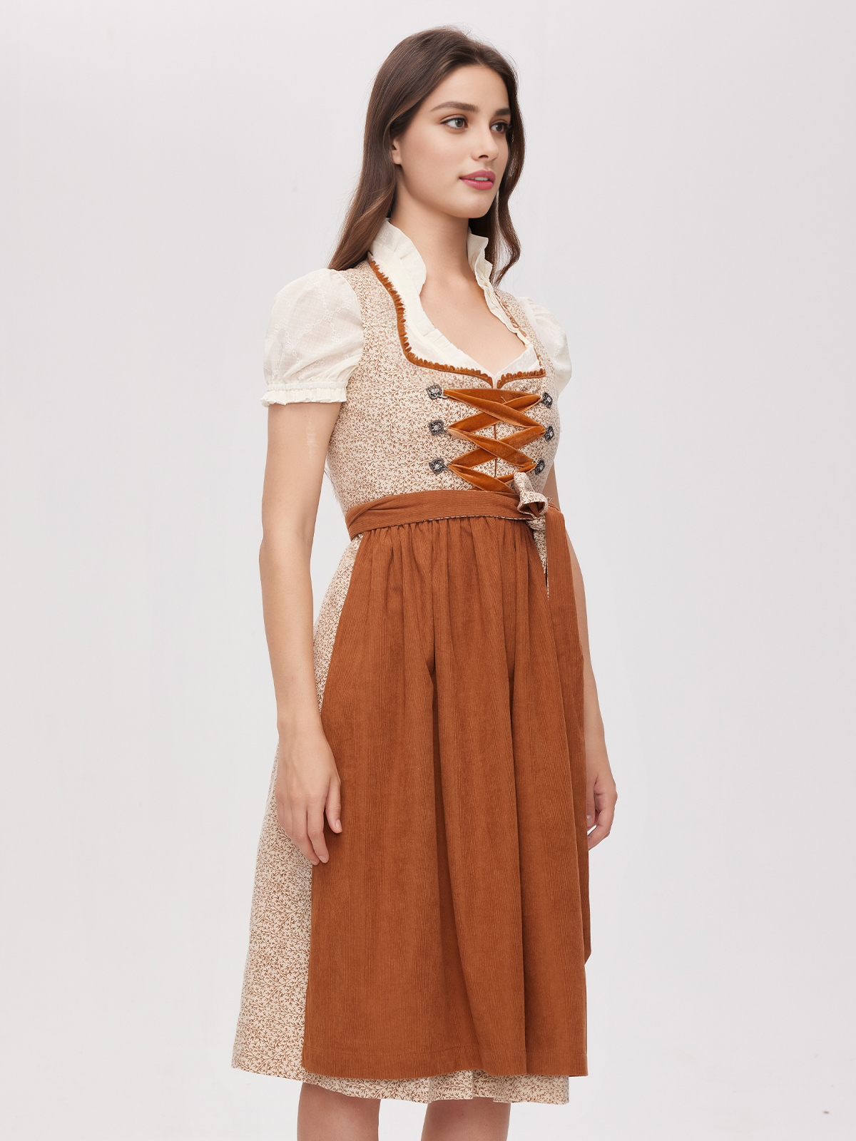 Dirndl in Braun mit perfekter Passform