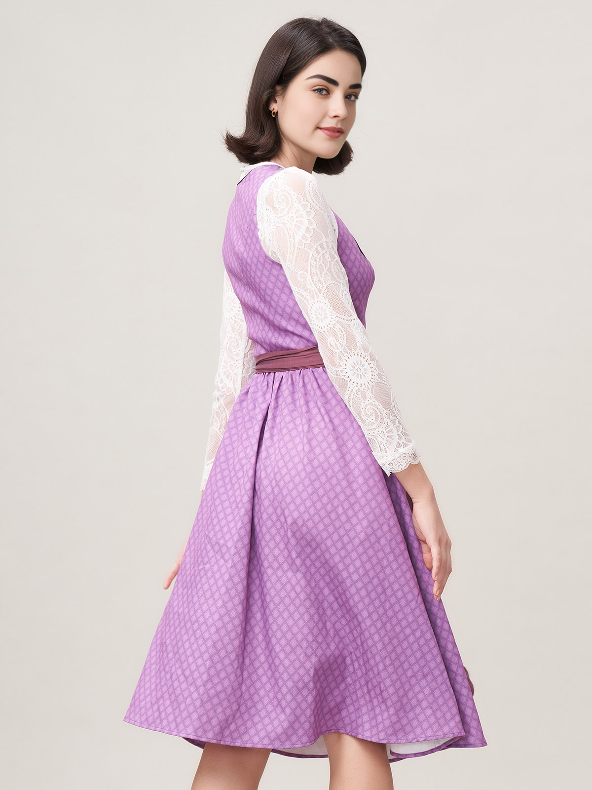 Dirndl mit lila Bluse