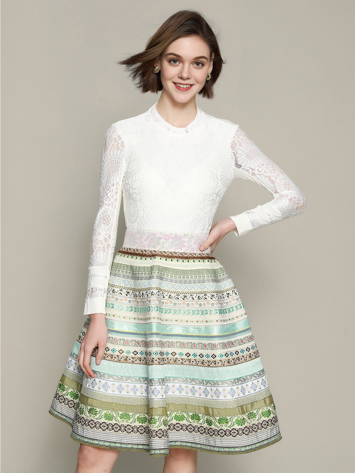 Dirndl Rosa in verschiedenen Stilen