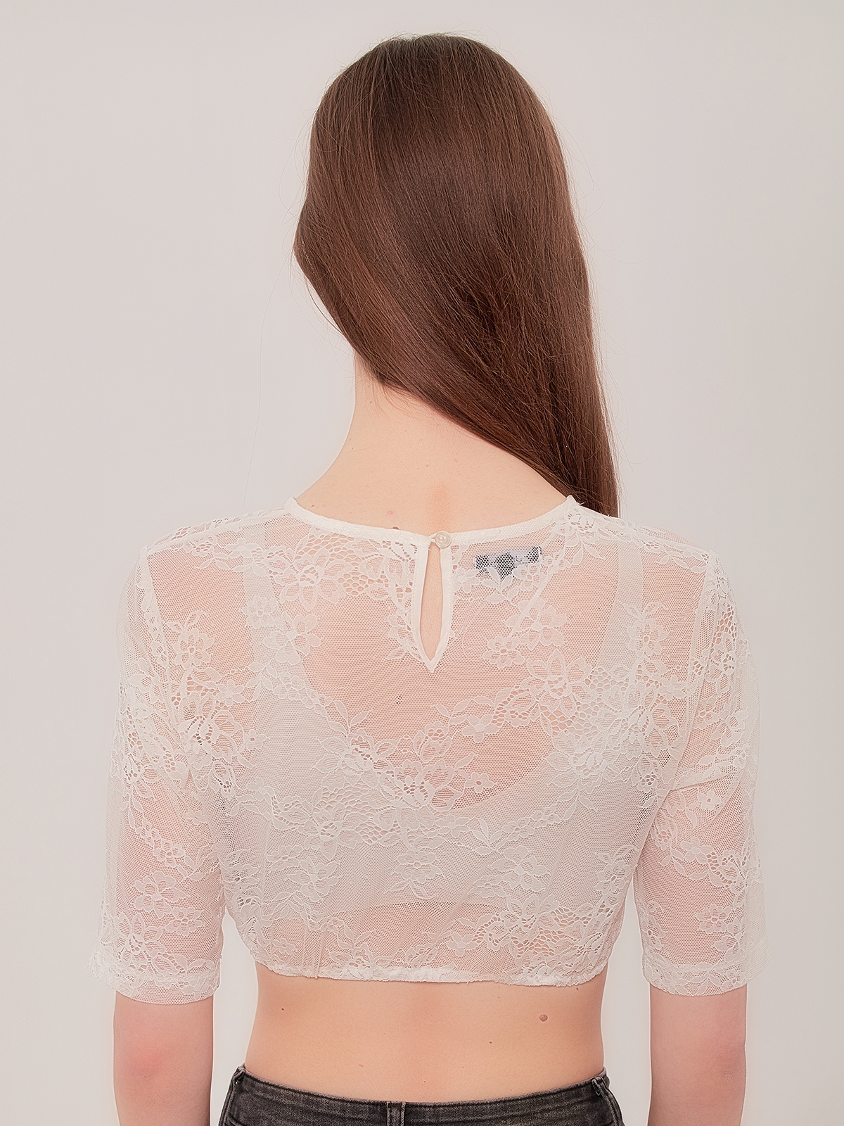 Dirndl in Weiß mit modernem Schnitt