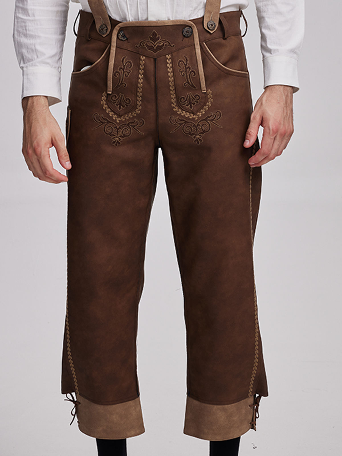 Traditionelles braunes Lederhosen-Outfit