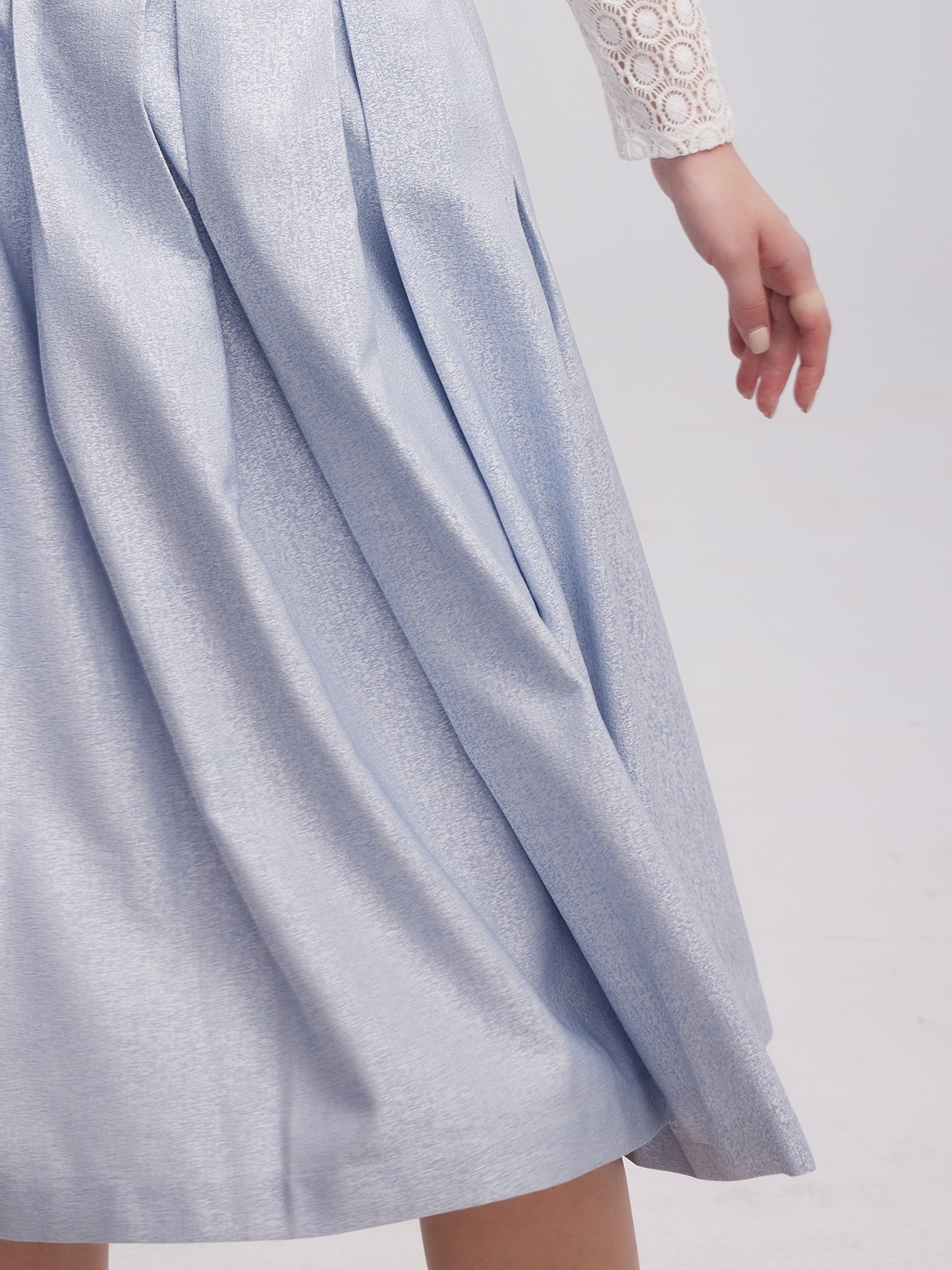 Modernes Dirndl Rost in Blau